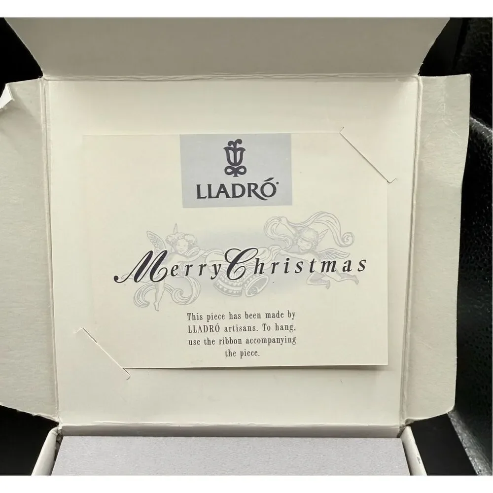 Lladró 1996 Annual Christmas Ball Porcelain Ornament .